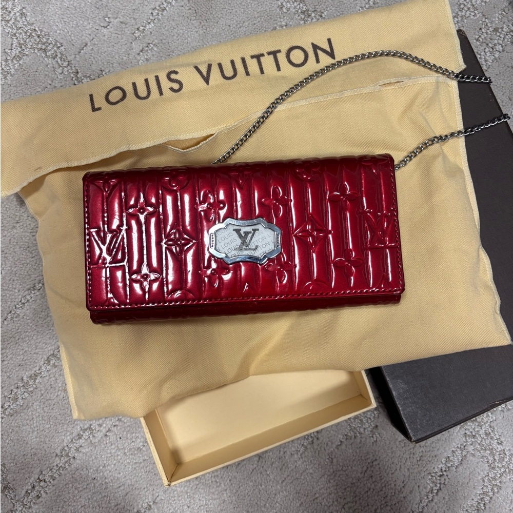 Louis Vuitton’s Sarah Chain Wallet